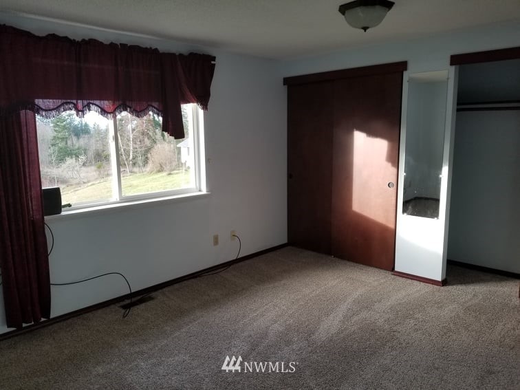 2308 Mountain View Road East Port Orchard, WA 98366 - Photo 8 of 12 Gallery Image 8