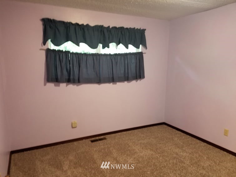 2308 Mountain View Road East Port Orchard, WA 98366 - Photo 10 of 12 Gallery Image 10