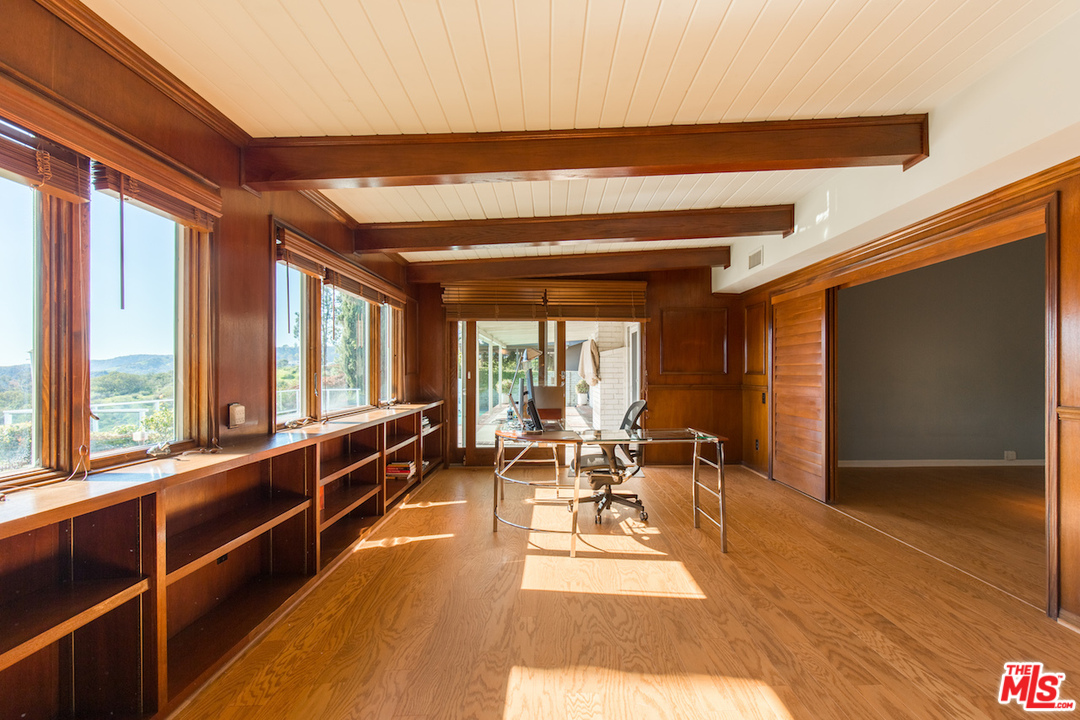 3012 Arrowhead Drive Los Angeles, CA 90068 - Photo 30 of 53 a lobby with furniture and floor to ceiling windows