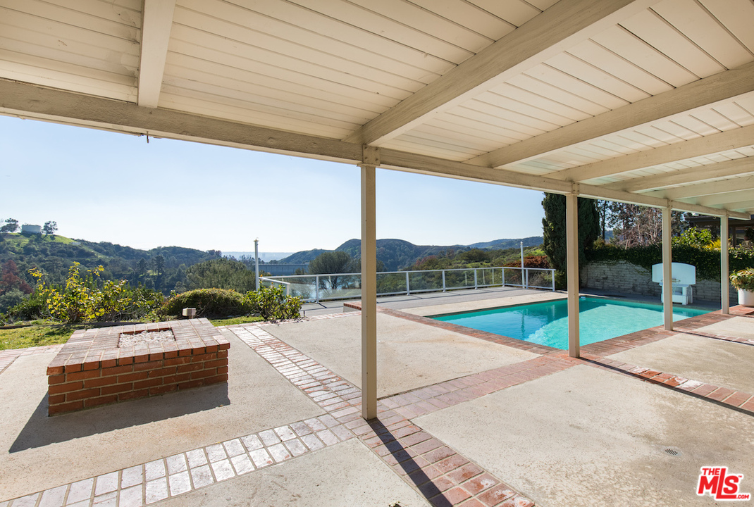3012 Arrowhead Drive Los Angeles, CA 90068 - Photo 33 of 53 a view of outdoor space with seating area