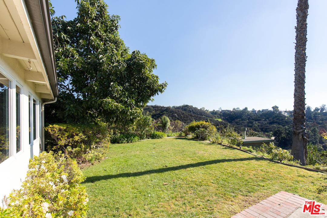 3012 Arrowhead Drive Los Angeles, CA 90068 - Photo 35 of 53 a view of a garden