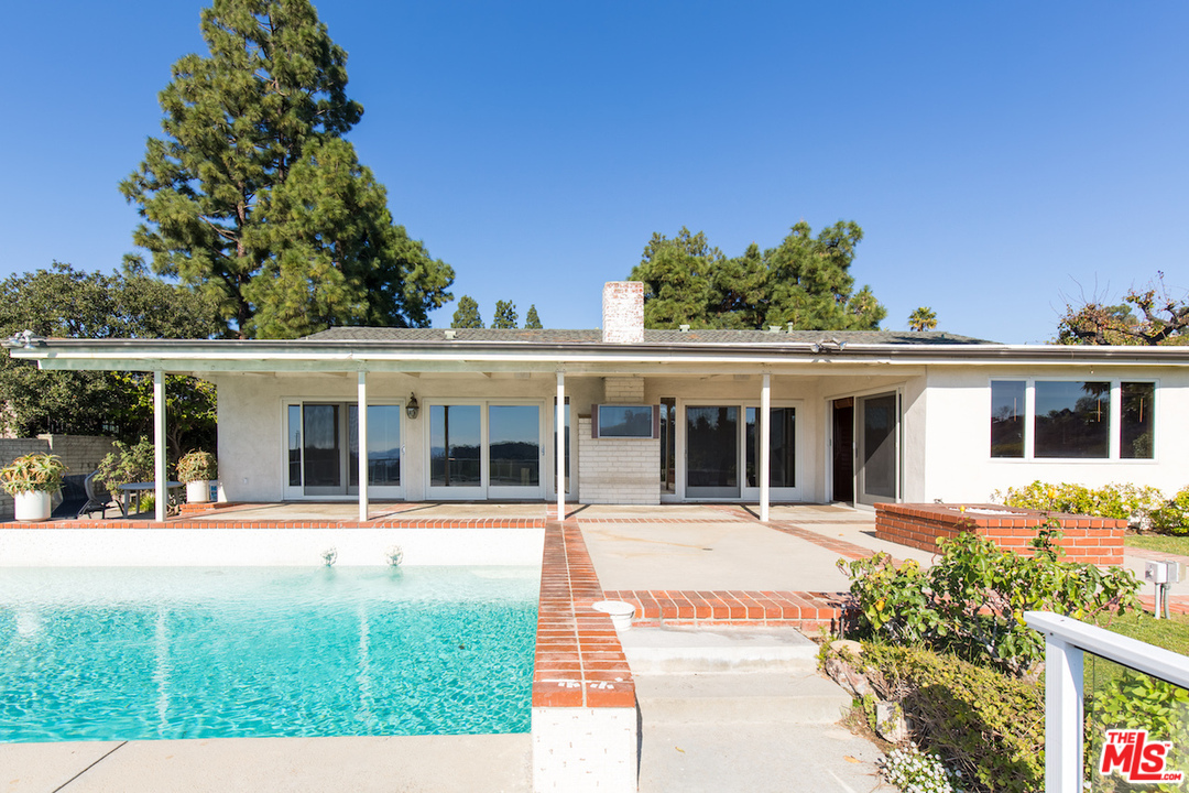 3012 Arrowhead Drive Los Angeles, CA 90068 - Photo 37 of 53 front view of a house with a porch
