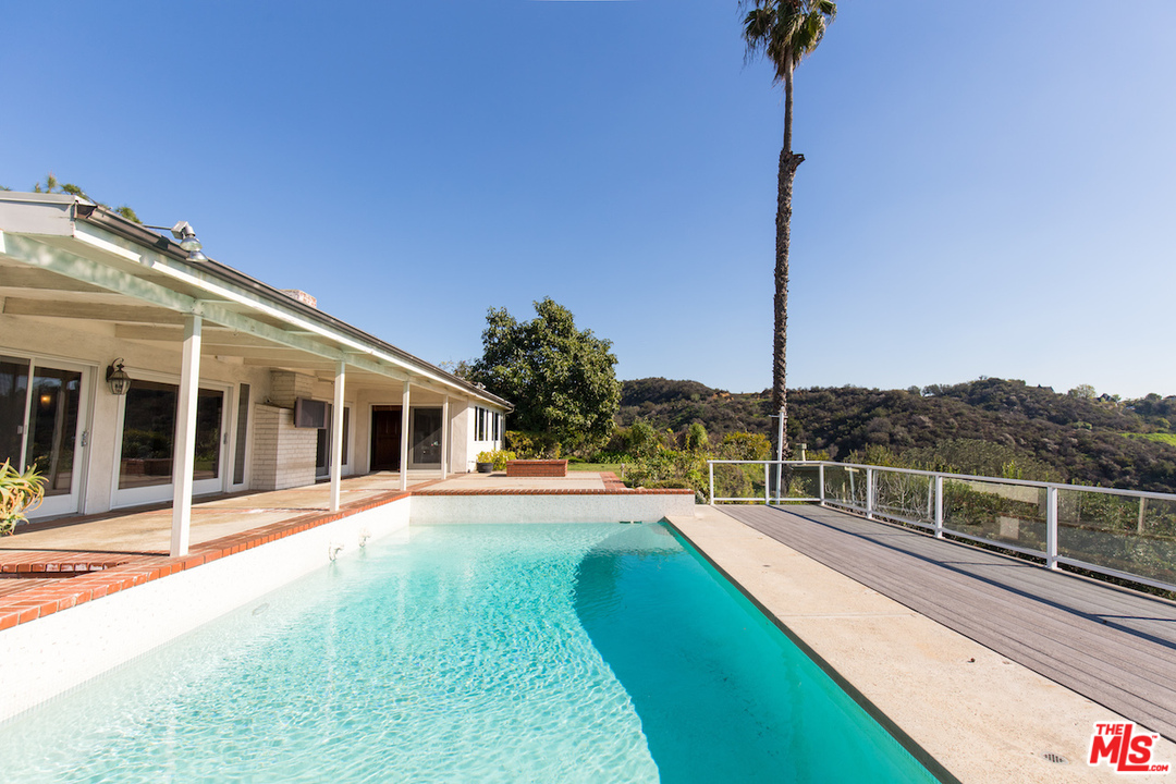 3012 Arrowhead Drive Los Angeles, CA 90068 - Photo 38 of 53 a view of a house with a backyard