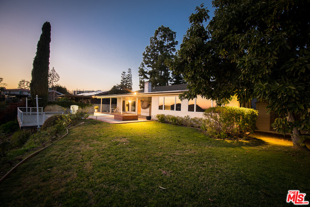3012 Arrowhead Drive Los Angeles, CA 90068 - Photo 52 of 53 a front view of house with yard and green space
