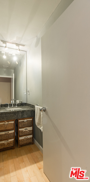 3012 Arrowhead Drive Los Angeles, CA 90068 - Photo 10 of 53 a room with a table and a mirror