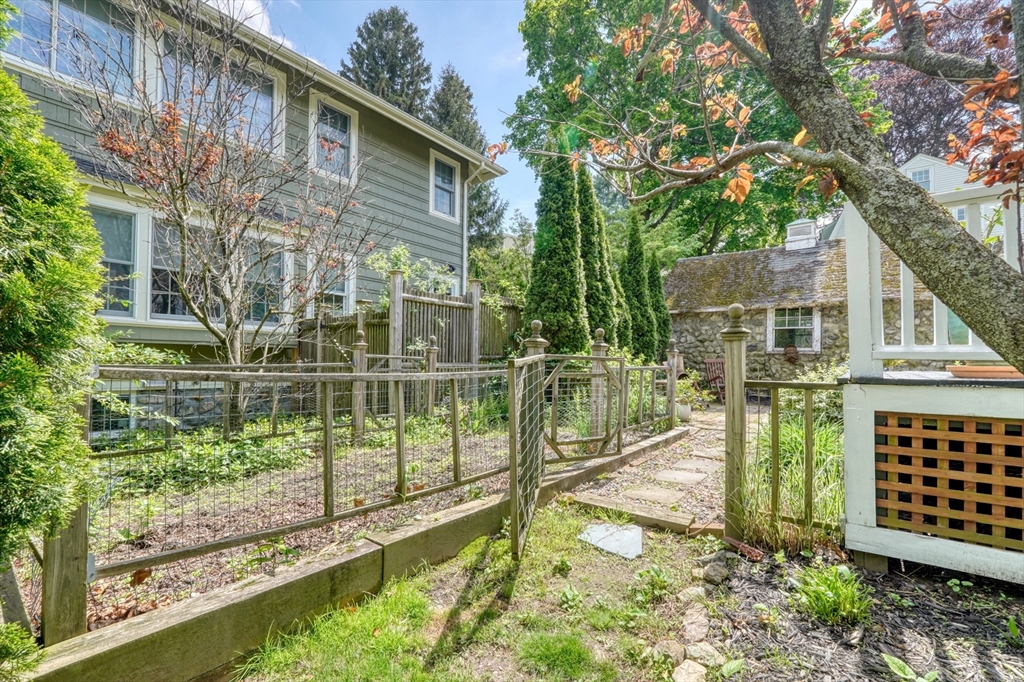 130 Warwick Road Melrose, MA 02176 - Photo 36 of 40 Gallery Image 36