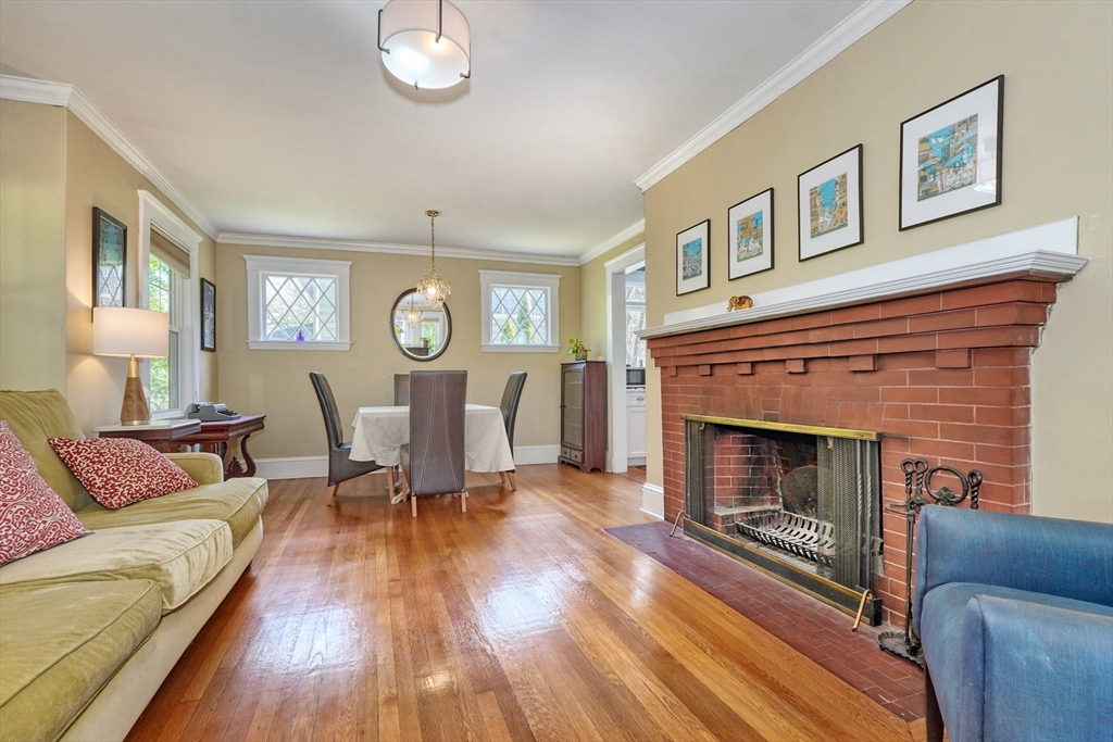 130 Warwick Road Melrose, MA 02176 - Photo 8 of 40 Gallery Image 8