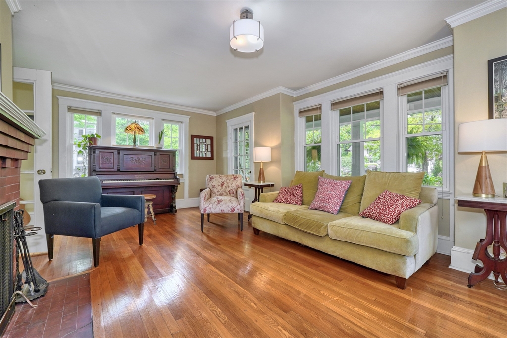 130 Warwick Road Melrose, MA 02176 - Photo 9 of 40 Gallery Image 9