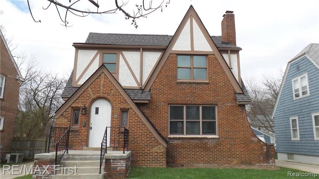 140 Chippewa Road Pontiac, MI 48341 - Photo 3 of 46
