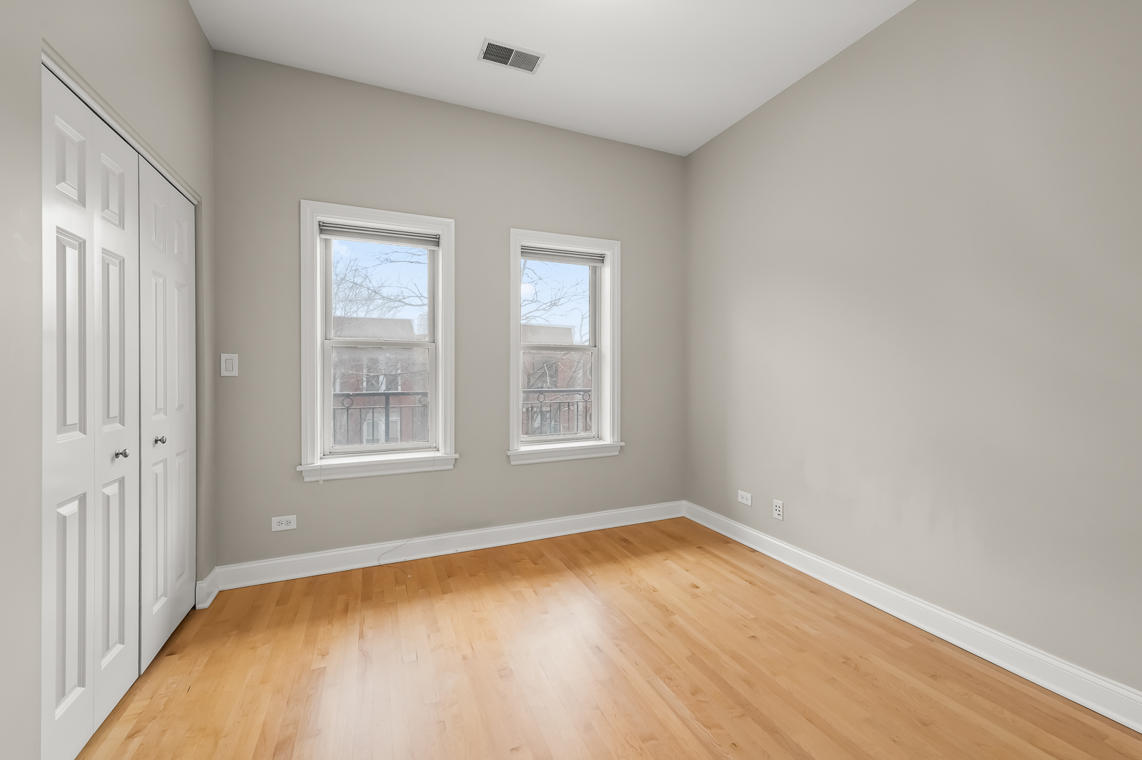 1408 West Taylor Street, Unit 301 Chicago, IL 60607 - Photo 15 of 21 an empty room with a window