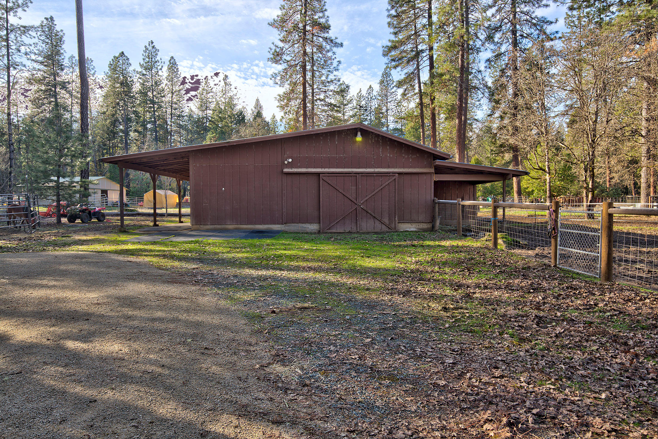 1090 Queens Branch Road Rogue River, OR 97537 - Photo 3 of 40 4+ Stall Barn