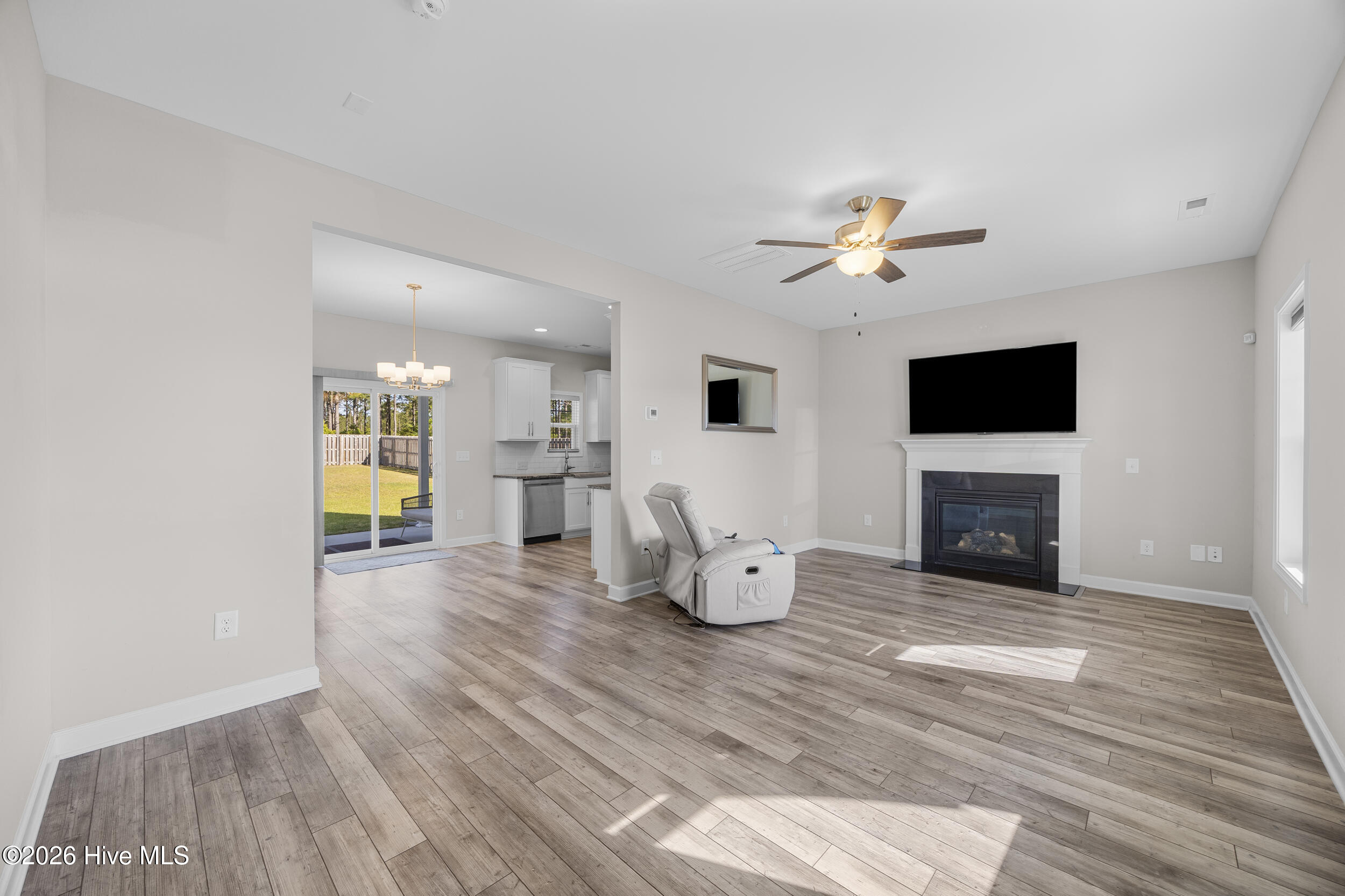 566 Transom Way Holly Ridge, NC 28445 - Photo 20 of 64 7_living room