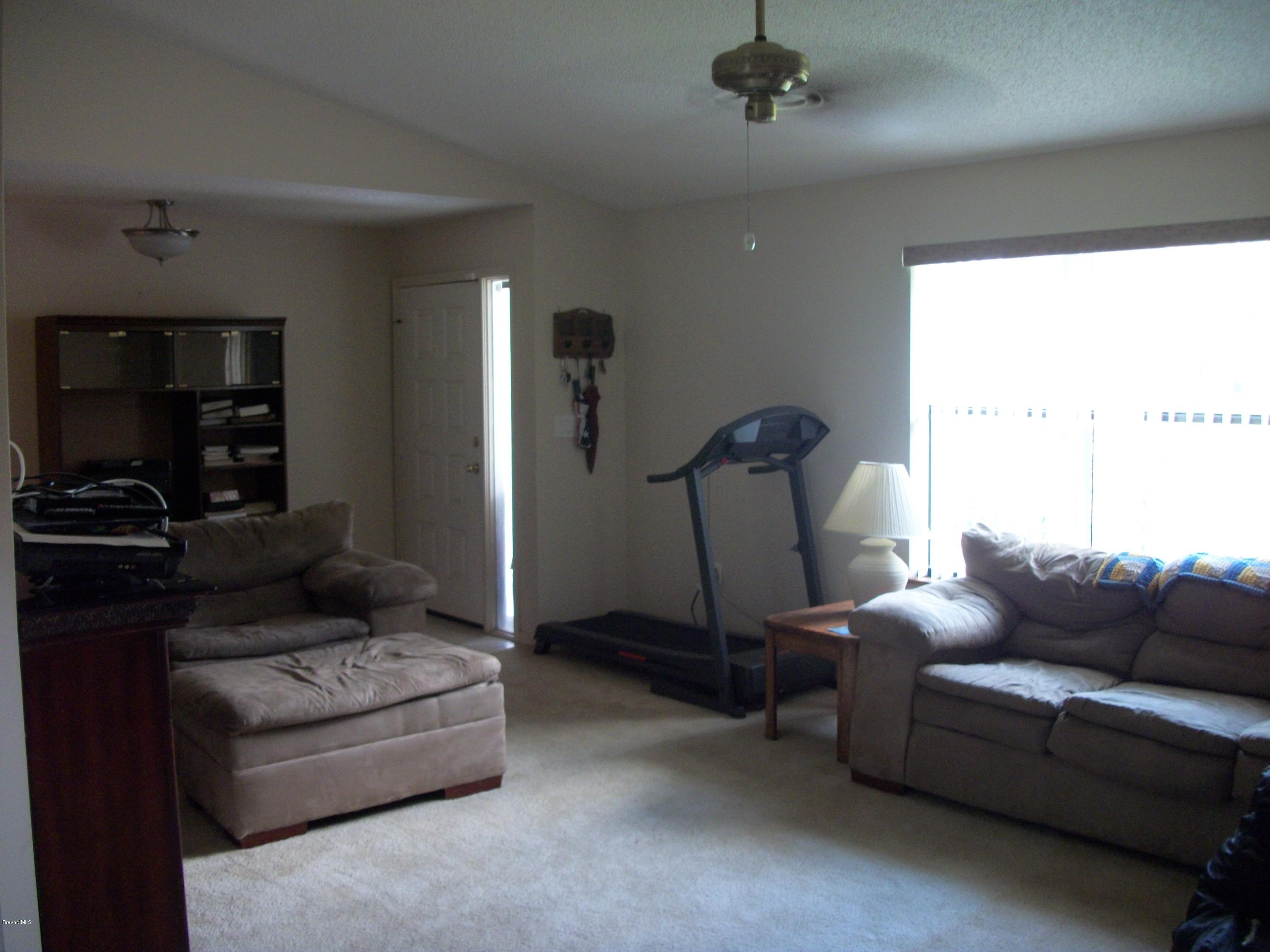 263 Rheine Road Northwest Palm Bay, FL 32907 - Photo 6 of 10 RheineLIV