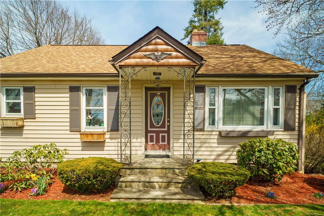 3677 Mendon Road Cumberland, RI 02864 - Photo 3 of 28