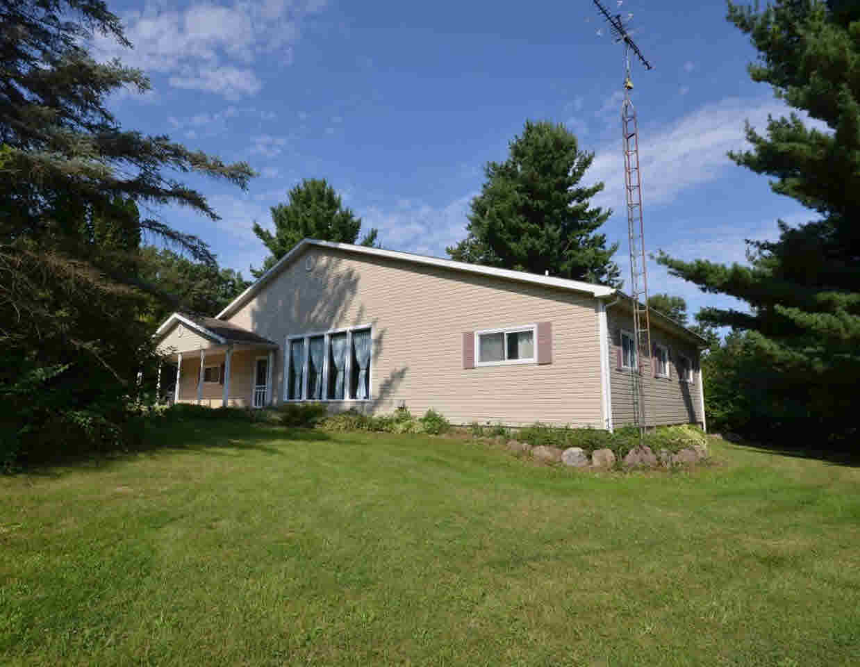 11311 Parshall Road Fenton, MI 48430 - Photo 1 of 29 21356081.JPG