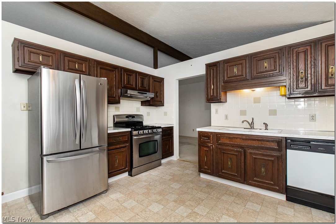 7212 Kingsview Road Northfield, OH 44067 - Photo 10 of 33 Kitchen 3