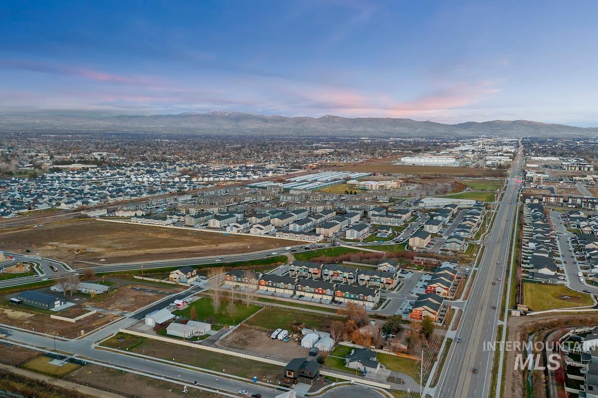 29 North Feather Reed Avenue Meridian, ID 83642 - Photo 5 of 11