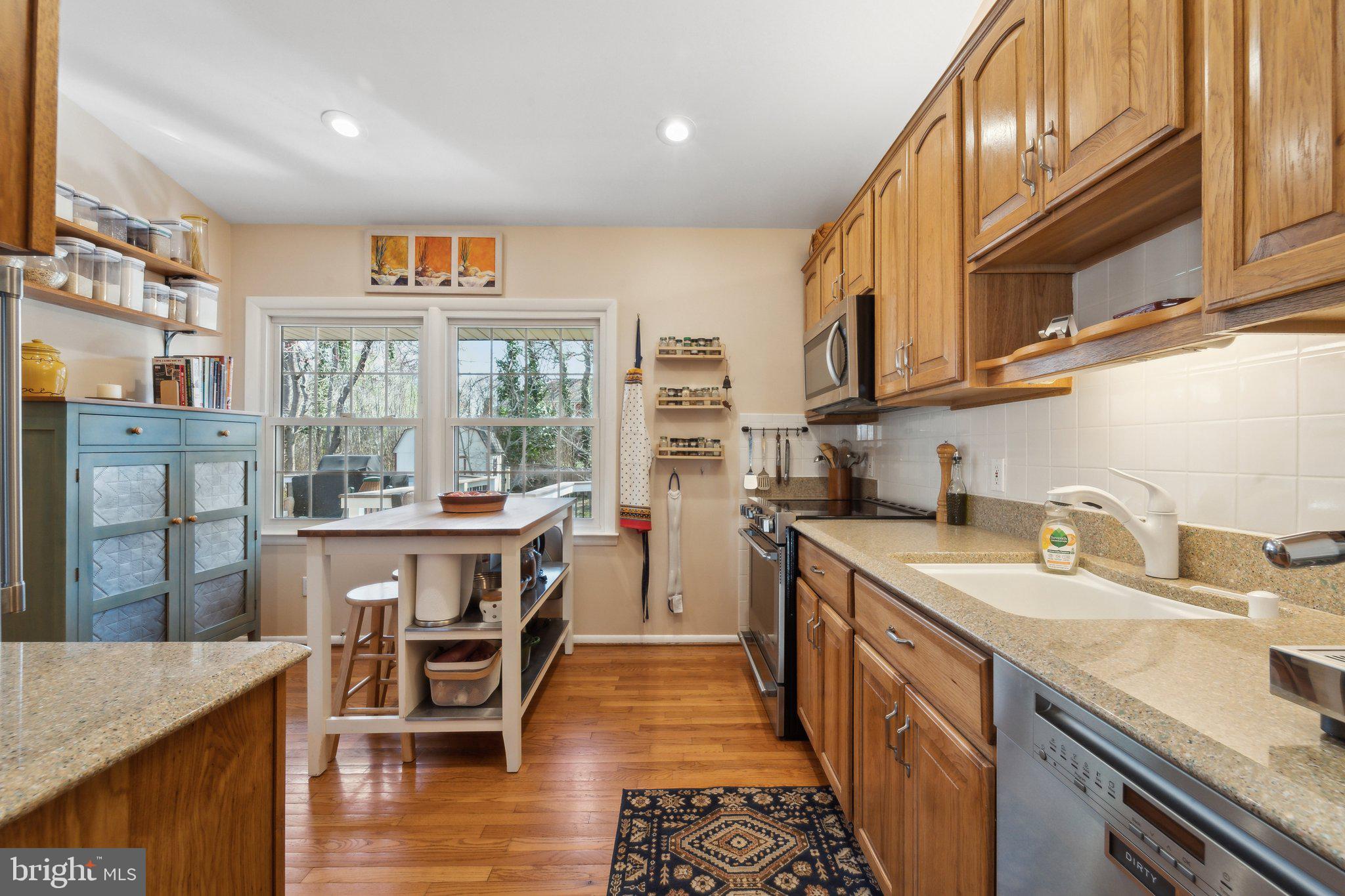 8711 Bradgate Road Alexandria, VA 22308 - Photo 9 of 42 Gallery Image 9