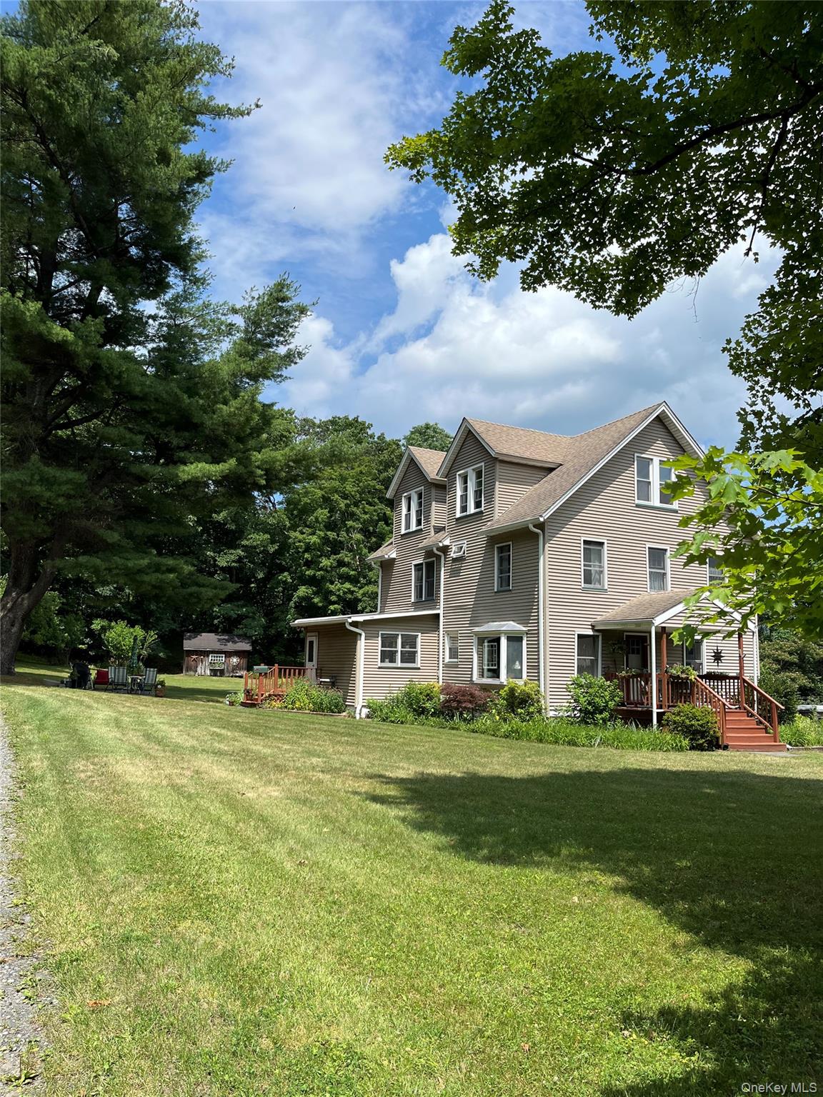 17 Spring Street Ellenville, NY 12428 - Photo 1 of 23