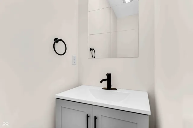 $499,900 | 5866 Harbourtown Drive, Noblesville, IN 46062