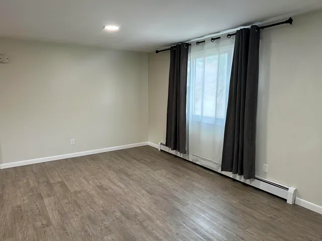 $2,200 | 4 Monroe Drive, Hudson, NH 03051