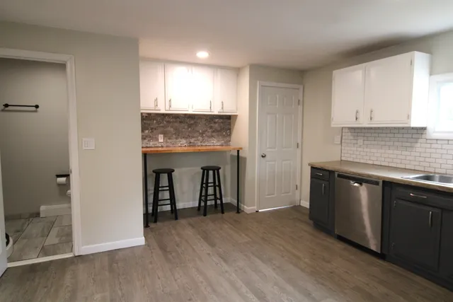 $2,200 | 4 Monroe Drive, Hudson, NH 03051