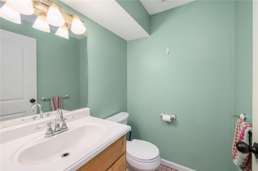 341 Sumner Avenue Warwick, RI 02888 - Photo 13 of 50 Lavette on first level