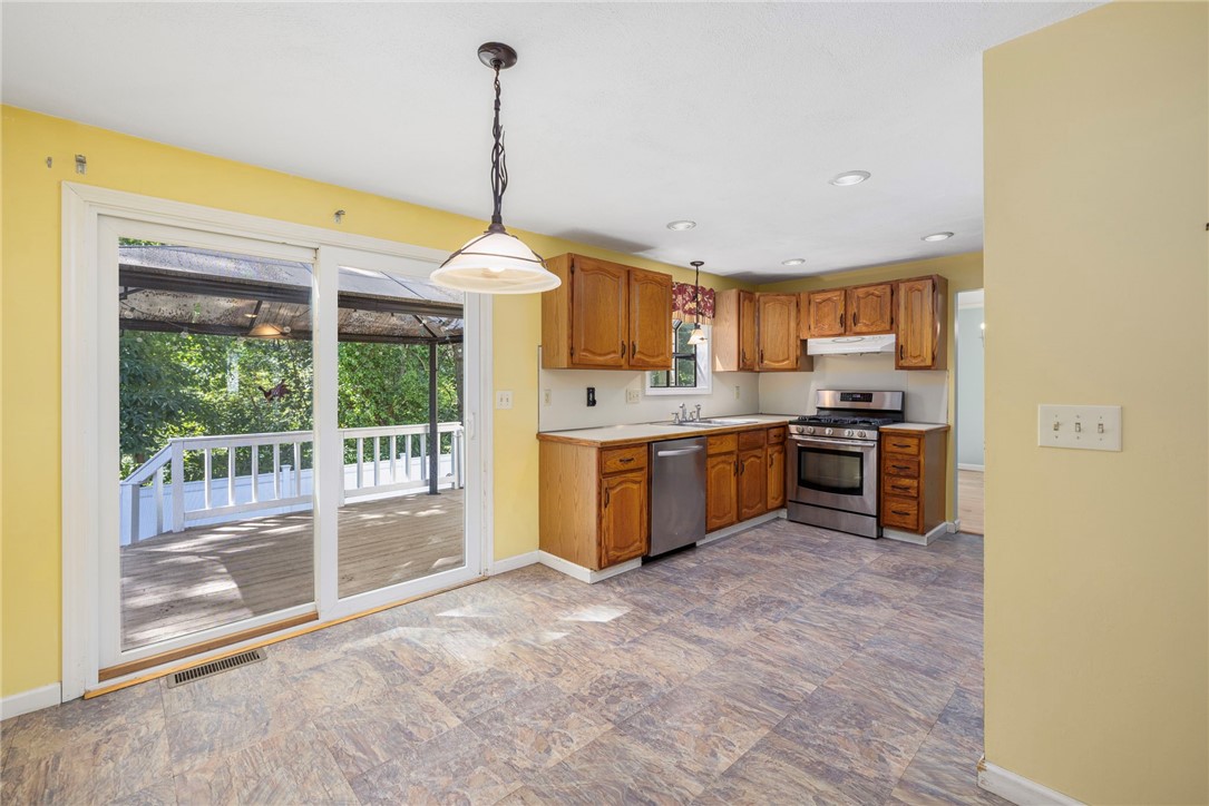 341 Sumner Avenue Warwick, RI 02888 - Photo 14 of 50