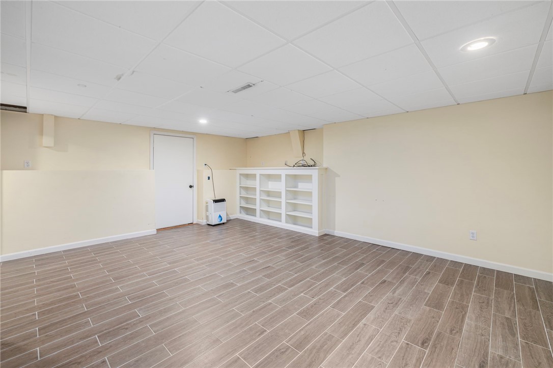 341 Sumner Avenue Warwick, RI 02888 - Photo 37 of 50