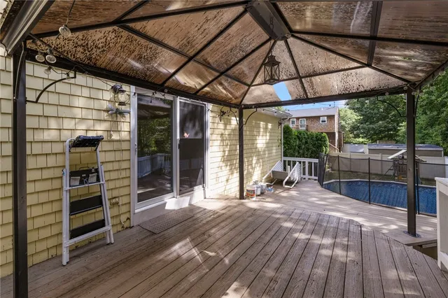 $469,900 | 341 Sumner Avenue, Warwick, RI 02888