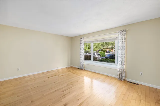 $469,900 | 341 Sumner Avenue, Warwick, RI 02888