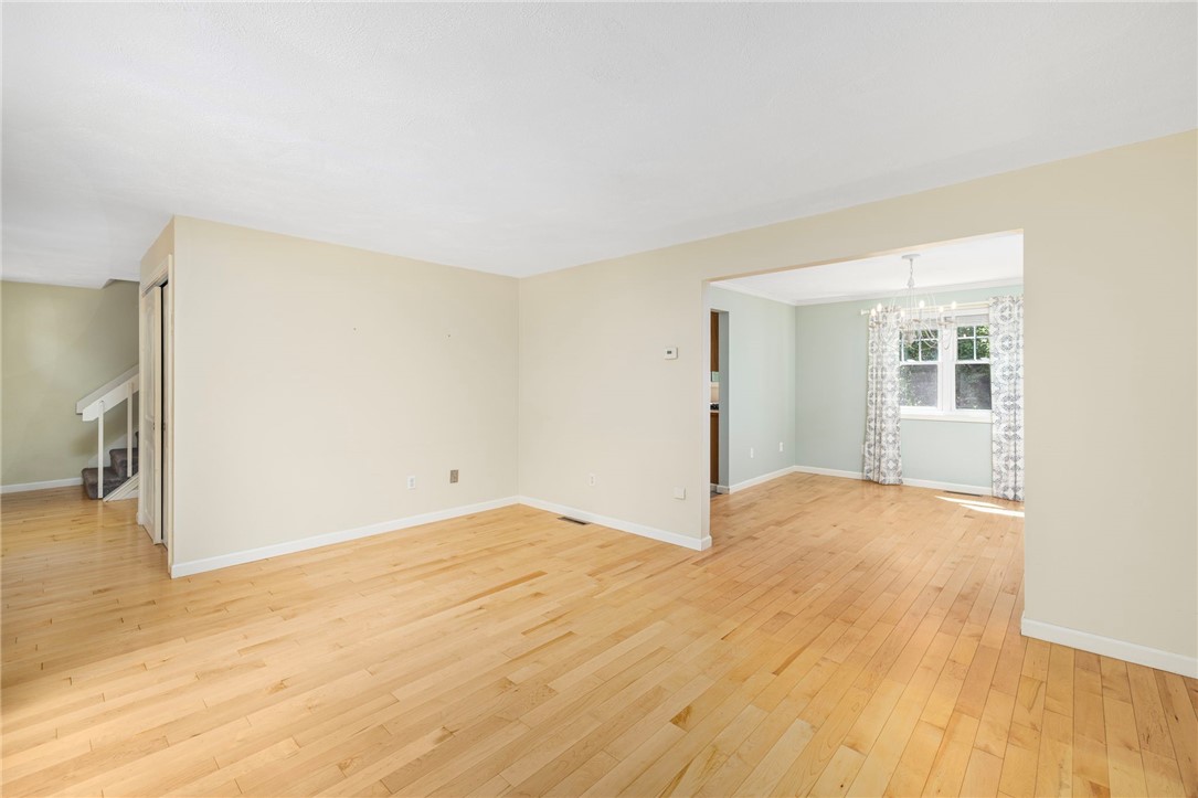 341 Sumner Avenue Warwick, RI 02888 - Photo 9 of 50