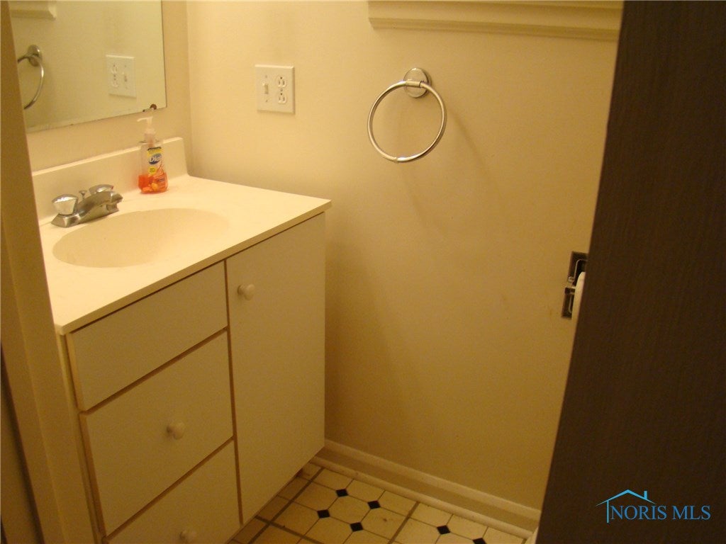 2434 Goddard Road Toledo, OH 43606 - Photo 10 of 16 Gallery Image 10