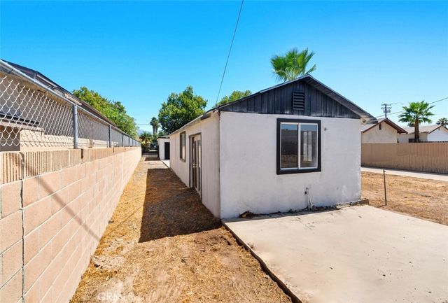 a view of a house with a garage
