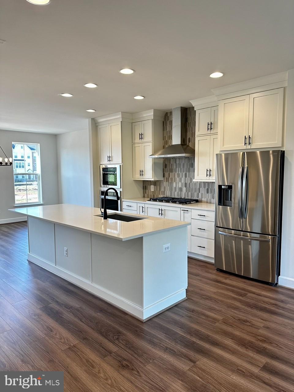 5239 Ridgeview Retreat Drive Chantilly, VA 20151 - Photo 2 of 16