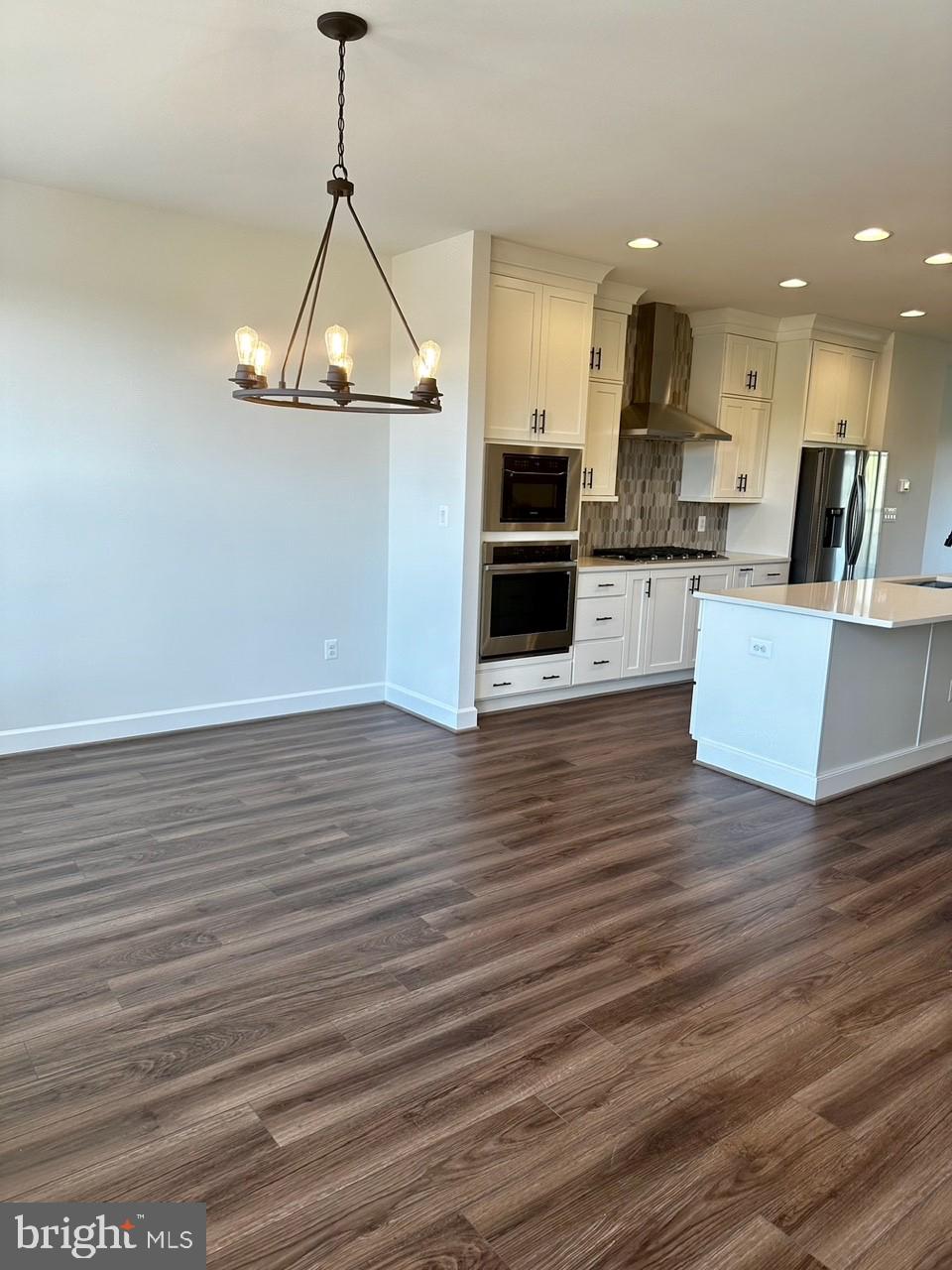 5239 Ridgeview Retreat Drive Chantilly, VA 20151 - Photo 4 of 16