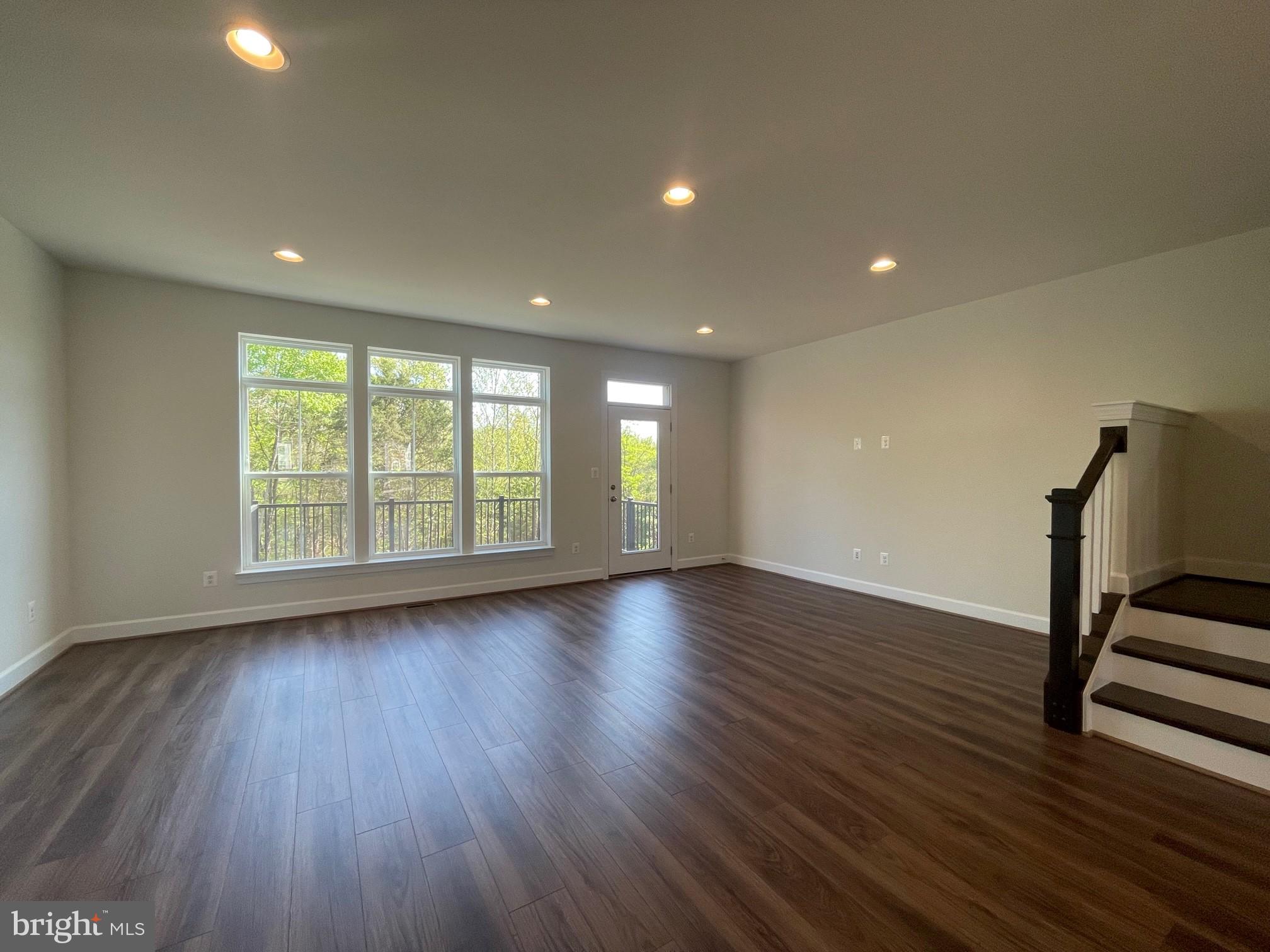 5239 Ridgeview Retreat Drive Chantilly, VA 20151 - Photo 5 of 16