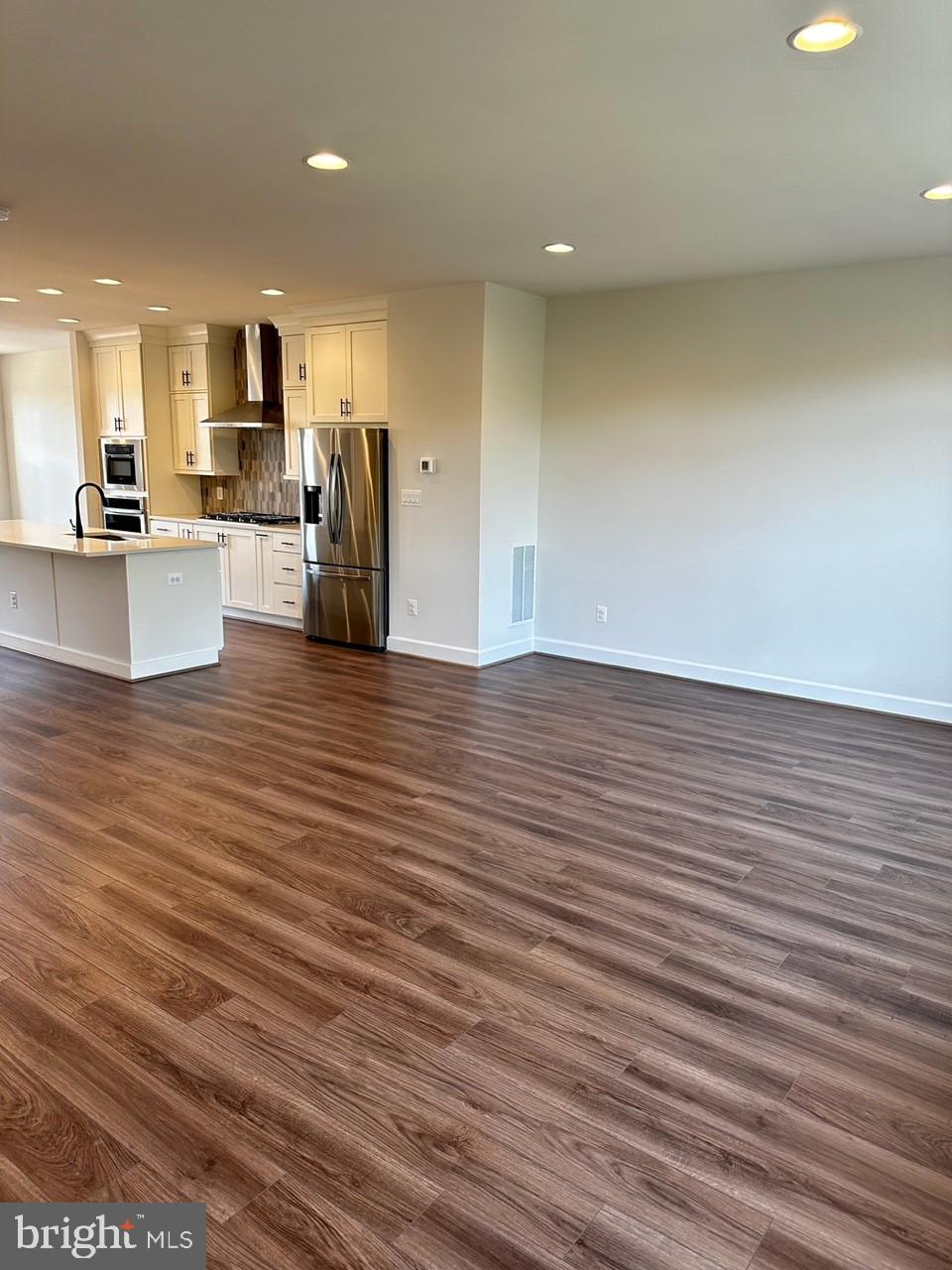 5239 Ridgeview Retreat Drive Chantilly, VA 20151 - Photo 7 of 16