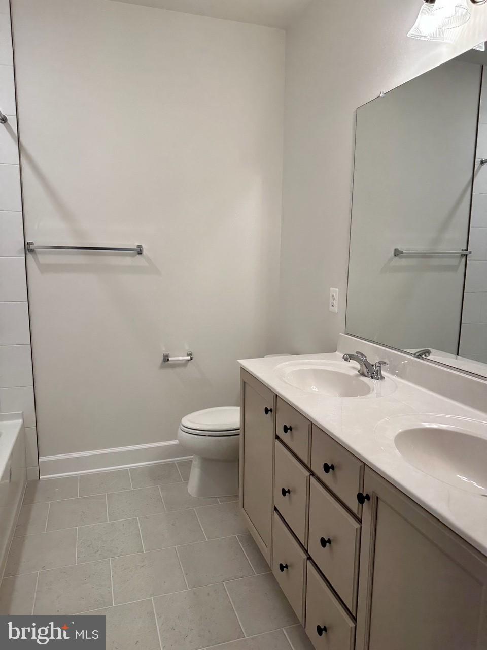 5239 Ridgeview Retreat Drive Chantilly, VA 20151 - Photo 8 of 16