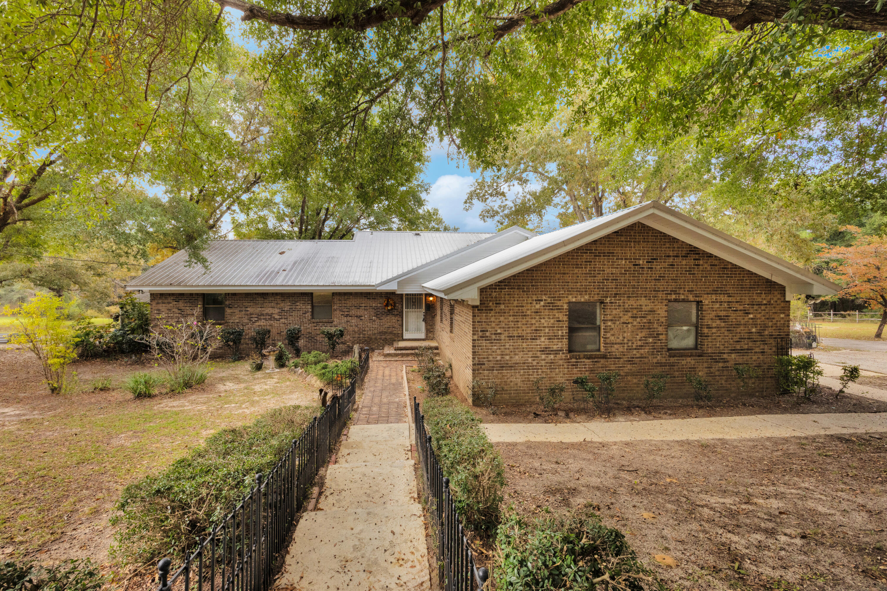 2540 Taylor Road Crestview, FL 32536 - Photo 2 of 75 1-01