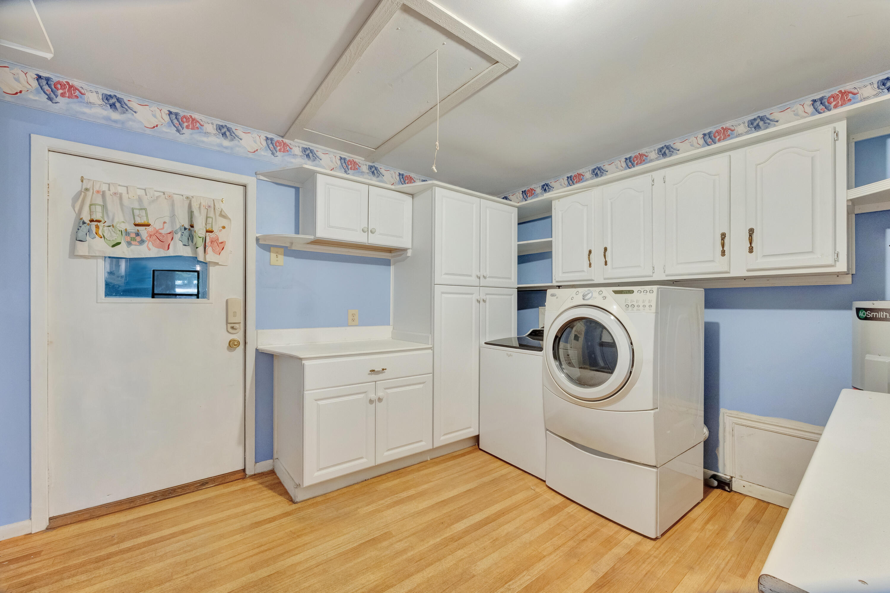 2540 Taylor Road Crestview, FL 32536 - Photo 32 of 75 a utility room with dryer and washer