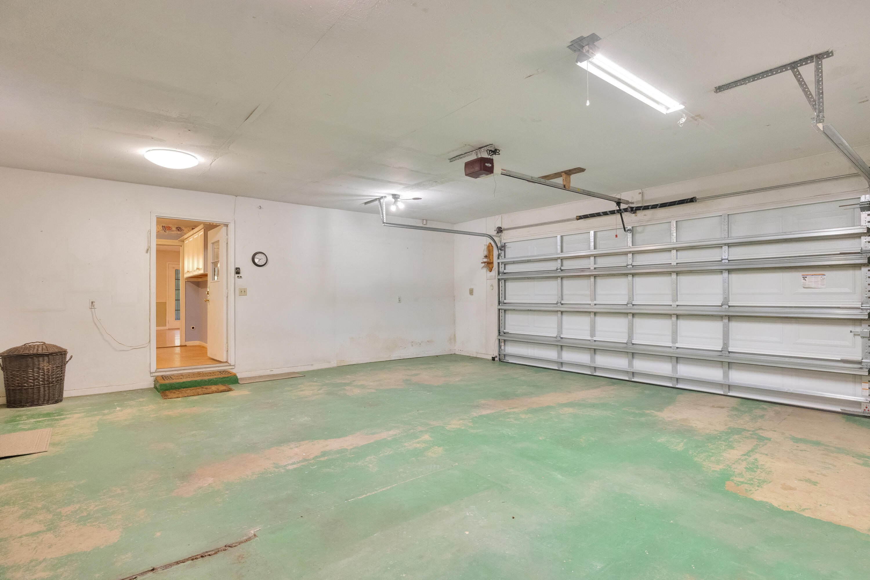 2540 Taylor Road Crestview, FL 32536 - Photo 36 of 75 a view of a room with an entryway