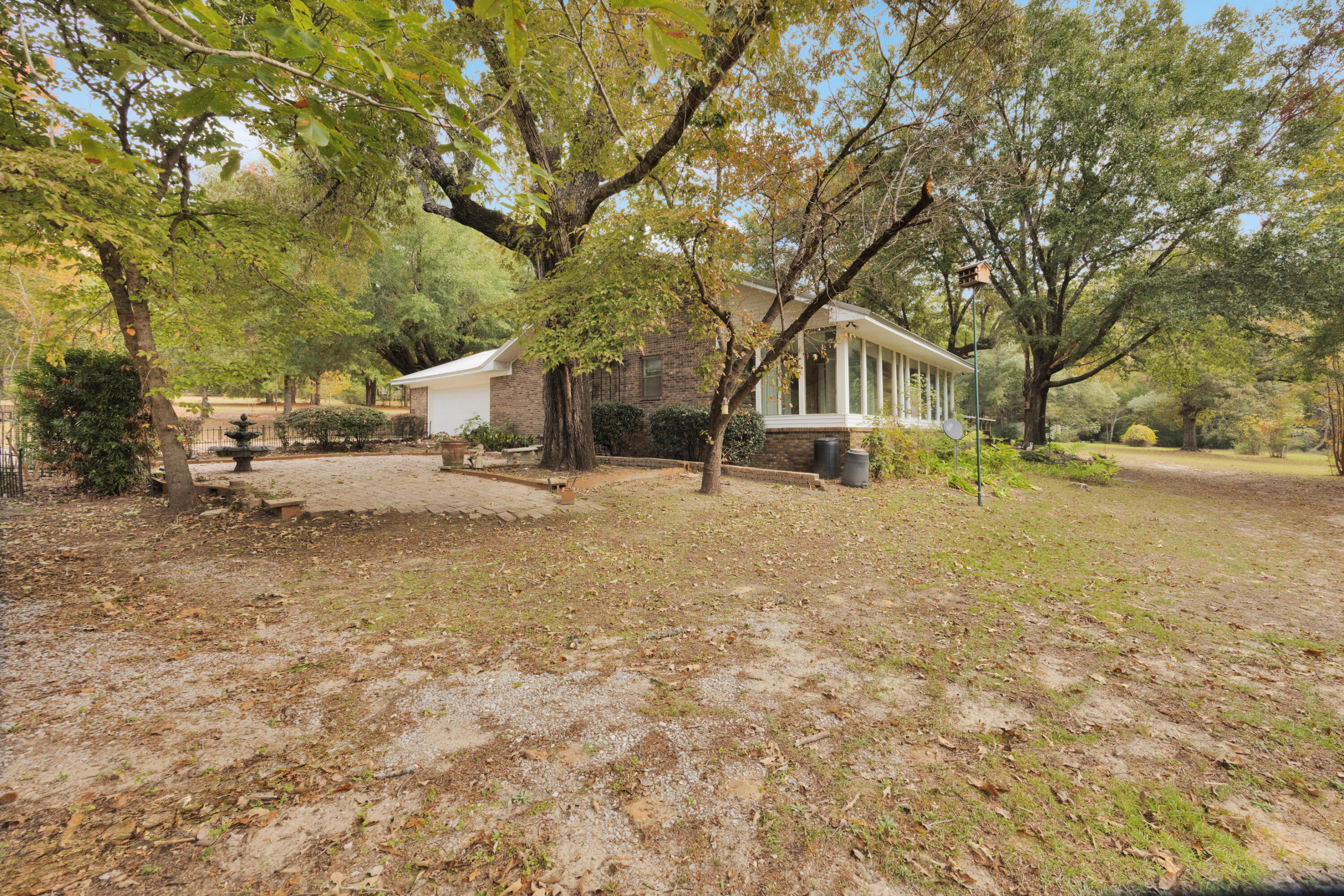 2540 Taylor Road Crestview, FL 32536 - Photo 49 of 75 a front view of a house with a yard