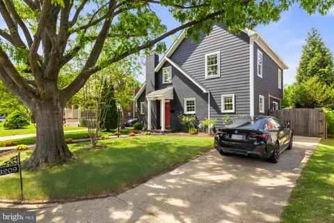 $1,299,000 | 3209 12th Street South, Arlington, VA 22204