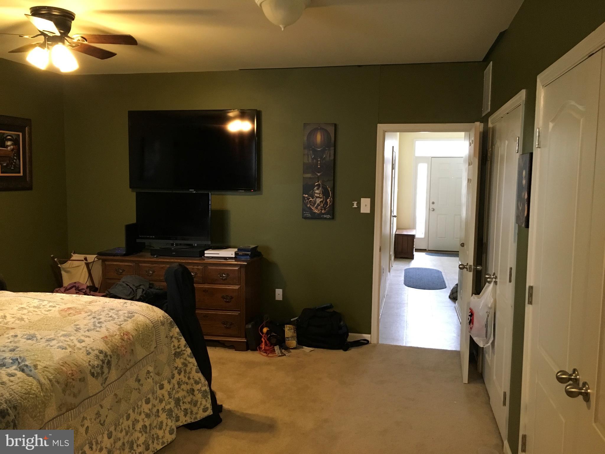 Entry level could be used as a 4th bedroom