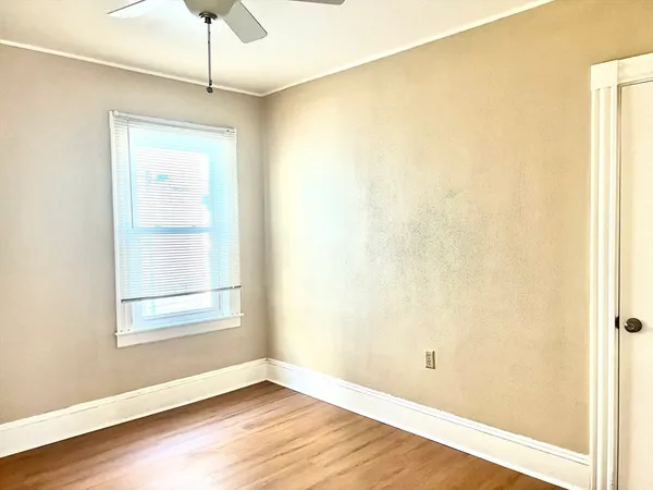 $1,800 | 155 Whitman Street, Unit 2, New Bedford, MA 02745