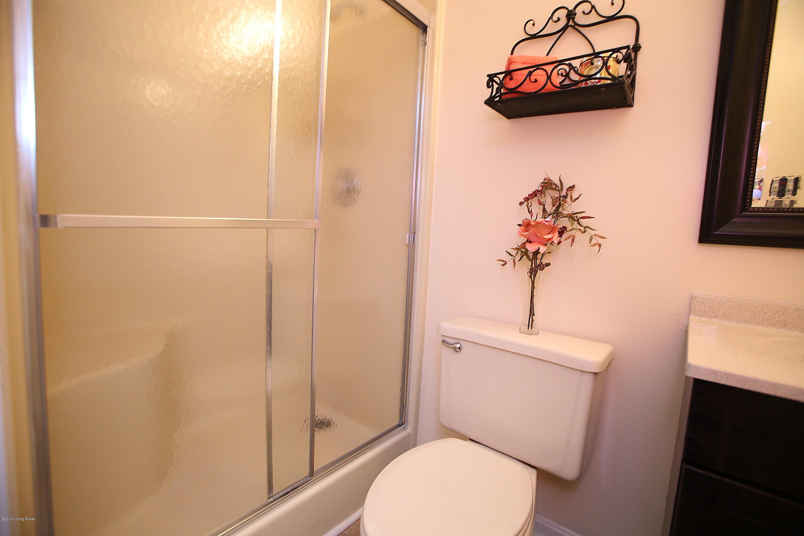 7314 Quail Ridge Road Louisville, KY 40291 - Photo 19 of 43 Master Bath