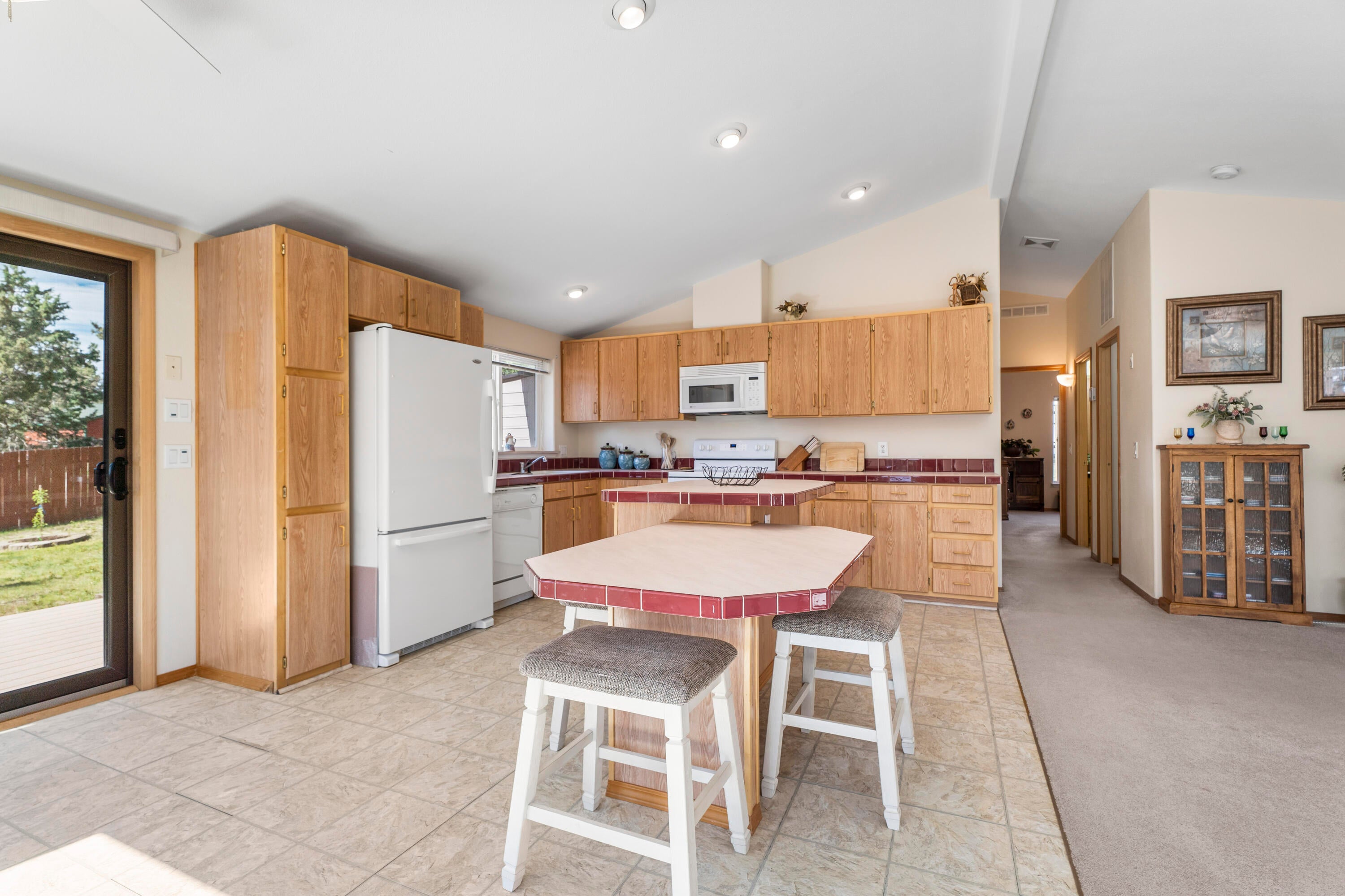 9141 Southwest Shad Road Terrebonne, OR 97760 - Photo 7 of 32 16-Kitchen