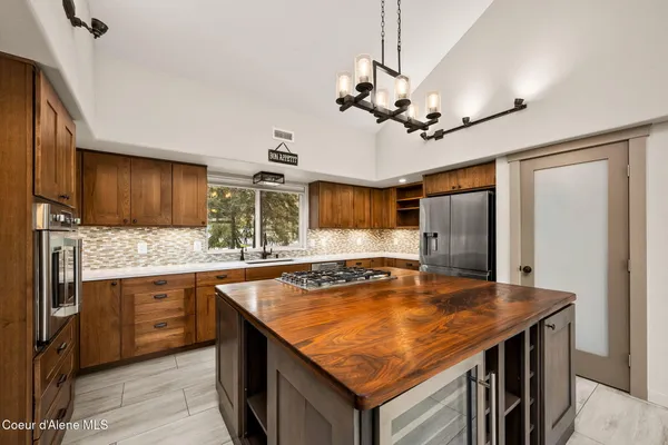 $1,385,000 | 2885 East Point Hayden Drive, Hayden Lake, ID 83835