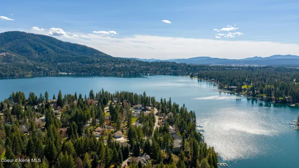 $1,385,000 | 2885 East Point Hayden Drive, Hayden Lake, ID 83835